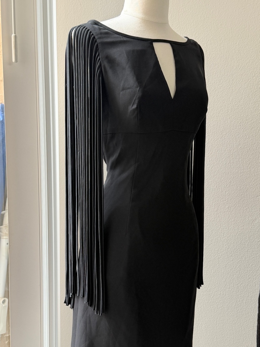 BCBGMAXAZRIA Midi Dress with Keyhole Neckline and fringe sleeves